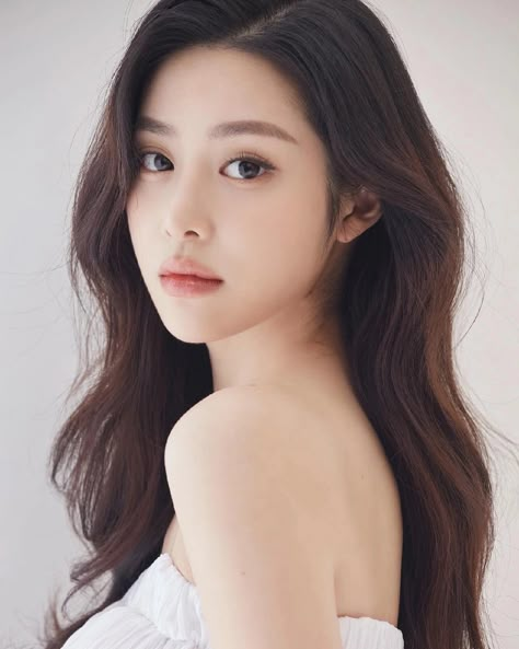 Makeup Layout, Pretty Nose, Soft Makeup Looks, Beauty Shoot, Beauty Shots, April 22, Model Life, Pretty Makeup, Korean Beauty