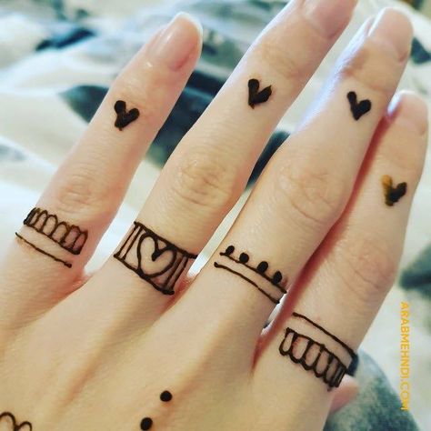 henna tattoo designs henna tattoo ideen henna tattoo design henna tattoos designs henna tattoo hand henna tattoo workshops Simple Finger Mehndi Designs, Simple Finger Mehndi, Aura Tattoos, Small Henna Designs, Small Henna, Easy Mehndi Design, Red Henna, Henna Designs For Kids, Tato Henna