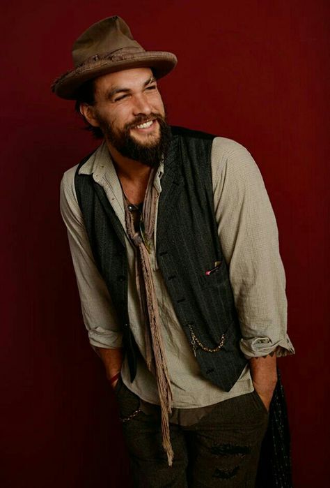 Jason Momoa Boho Men Style, Bohemian Men, Bohemian Style Men, Lisa Bonet, Boho Men, Estilo Hippie, Mode Boho, Cooler Look, Jason Momoa