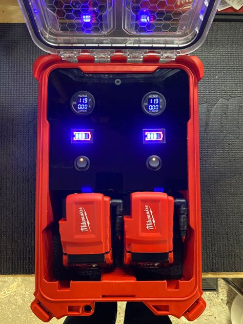 Lowvoltage power source Milwaukee Packout Ideas, Milwaukee Tool Box Ideas, Milwaukee Packout Mods, Packout Mods, Work Truck Organization, Mobile Tool Box, Milwaukee Tool Box, Kaizen Foam, Box Organization