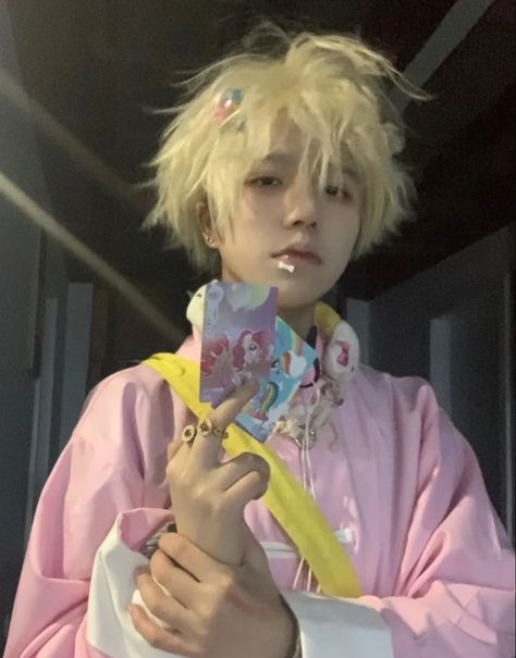 Short Fluffy Hair, Y2k Cute, Fluffy Hair, Hair Reference, Pose Reference Photo, Boy Hairstyles, Kawaii Clothes, Pretty Selfies, Hair Art