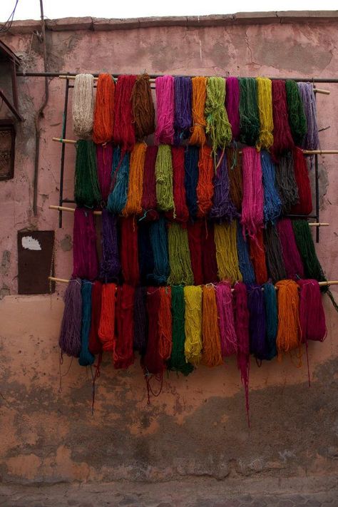 pelote de laine maroc Moroccan Inspiration, Red City, Yarn Hanging, Sensory Overload, Handcrafted Art, Color My World, Handspun Yarn, Jolie Photo, Yarn Shop