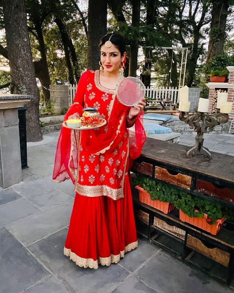 Karwachauth Look, डिजाइनर कपड़े, Raveena Tandon, Karva Chauth, Red Kurta, Shilpa Shetty, Pakistani Fancy Dresses, Pink Suit, Red Saree