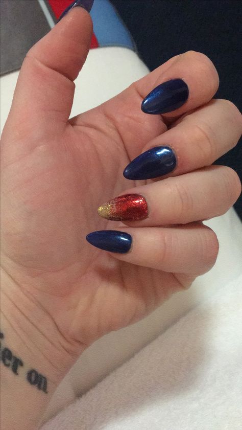 Wonder Woman inspired Nails! Wonder Woman Nail Art, Wonder Woman Nails Designs, Superman Nails, Wonder Woman Nails, Lady Power, Wonder Woman Makeup, Body Aesthetics, Inspired Nails, Long Acrylic