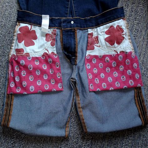 How to make pocket extenders - because the fashion industry seems to think pockets are decorative. Pocket Extenders, Diy Clothes Jeans, Thread Crafts, Sewing Alterations, Sewing 101, Bare Minimum, Travel Clothes, Diy Vetement, Jean Pockets