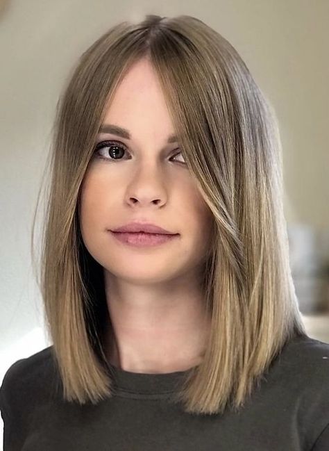 Long Bob With Face Framing Layers Bob Haircuts For Women Straight, Mom Haircut Straight, Curtain Bangs Short Hair Straight Blonde, High Low Haircut For Women, Mid Straight Hair, Haircut With Long Curtain Bangs, Long Bob With Face Framing, Lob With Face Framing Layers, Mid Length Hair Straight