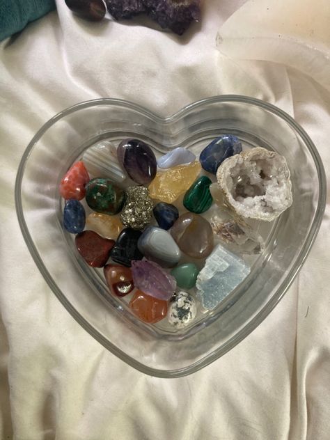 Bowl For Crystals, Crystals In Bowl, Crystals In A Bowl, Bowl Of Crystals, Crystal Bowl Decor Ideas, Dr Bedroom, Crystal Jar, Selfcare Products, Heart Shaped Bowl