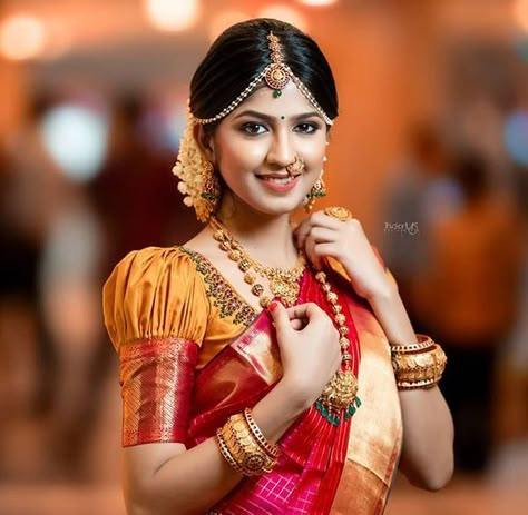 50+ Unique Blouse Designs For South Indian Brides! South Indian Blouse Designs, Indian Blouse Designs, Boat Neck Blouse Design, Blouse Designs Catalogue, Pattu Saree Blouse Designs, Wedding Saree Blouse Designs, New Saree Blouse Designs, Anita Dongre, New Blouse Designs