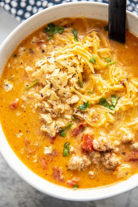 Slow Cooker Beefy Nacho Soup Nacho Soup, Souper Bowl, Soup Beef, Scrumptious Food, Crock Pot Soup, Taco Soup, Crock Pot Slow Cooker, Crockpot Recipes Slow Cooker, Slow Cooker Soup