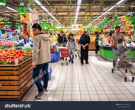 Liuzhou, Guangxi\u002FChina-Nov 7th 2018: many Chinese people shopping for groceries in RT-Mart supermarket. #Ad , #spon, #Chinese#Nov#Liuzhou#Guangxiu002FChina Grocery Store Shopping, Food Shopping List, Asian Grocery Store, Cheap Shopping, Chinese People, Shopping List Grocery, Asian Grocery, Asian Market, People Shopping