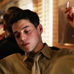 Rami Malek Gif, Remi Malek, Rami Malik, Queen Of Fire, Rami Said Malek, Josh Washington, Vampire Stories, Night At The Museum, Rami Malek