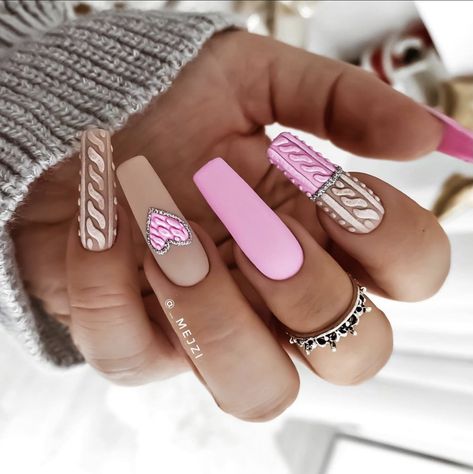 Winter Coffin Nail Designs, Acrylic Nail Designs Coffin, New Years Eve Nails, Sweater Nails, Christmas Nails Acrylic, New Year's Nails, Trendy Nail Design, Christmas Nail Designs, Girls Nails