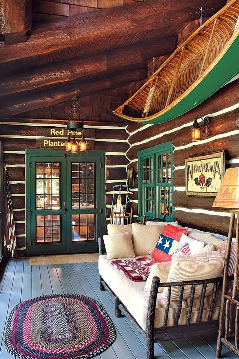 Log Cabin Porch, Cabin Deck, Porch Light Fixtures, Cabin Porch, Ecological House, Log Home Living, Log Home Floor Plans, Sleeping Porch, Log Home Decorating