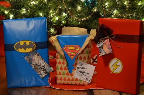 Superhero gift wrap by alanshemper, via Flickr Cool Gift Wrapping Ideas, Cool Gift Wrapping, Best Gifts For Boys, Wrapped Presents, Creative Wrapping, Superhero Gifts, Boyfriend Crafts, Gifts Wrapping, Gift Wrapping Ideas