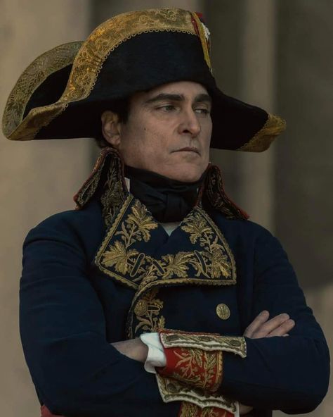 Napoleon Movie, Stage Crew, Masculine Fashion, Old Portraits, Napoleon Bonaparte, Ridley Scott, Joaquin Phoenix, Military Heroes, Historical Drama