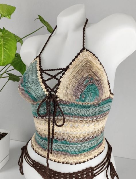 Crochet Bohemian Crop Top, Batik Tropical Colors, Hippie Style Clothes - Etsy Ukraine Diy Hippie Clothes, Hippie Clothes Aesthetic, Stripe Crochet Top, Crochet Bohemian, Diy Summer Clothes, Moda Hippie, Crochet Festival, Tropical Outfit, Hippie Crochet