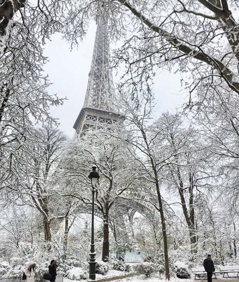 Fave Photos of Paris in the Snow — Laura Bradbury Paris Snow, Paris In Winter, Paris Winter, Christmas In Europe, Paris Wallpaper, Paris Pictures, Visit Paris, Winter Wallpaper, Winter Scenery