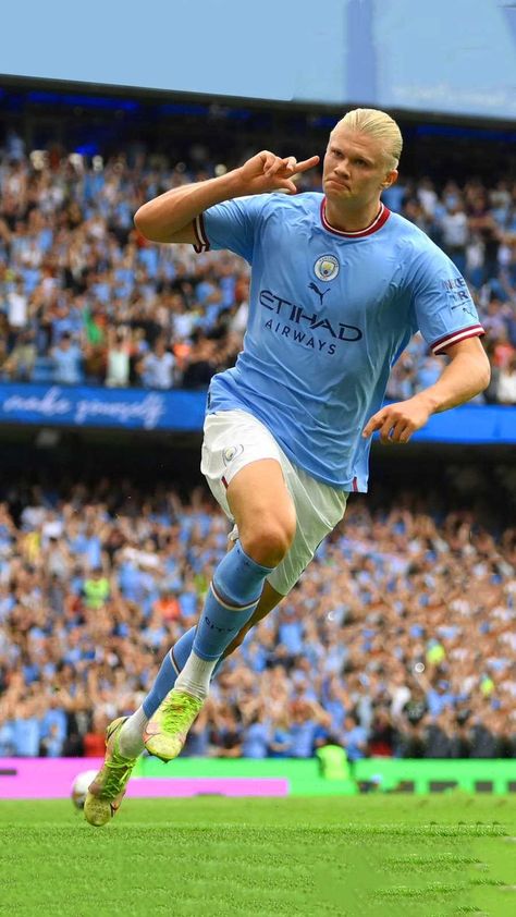 Erling Haaland Wallpaper Haaland Man City, Erling Haaland Wallpaper, Man City Wallpaper, Haaland Wallpaper, Men's Soccer Teams, Volleyball Outfits, Soccer Pictures, Cute Selfies Poses, Man City