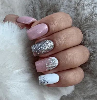 pink ice nail design Nagel Tips, Sweater Nails, Stick On Nails, Nail Art Hacks, False Nail, Artificial Nails, Gold Nails, Nail Kit, Holiday Nails