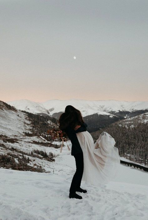 Snowy Elopement, Winter Mountain Wedding, Sunset Elopement, Couples Pose, Winter Wedding Photos, Elopement Colorado, Outdoor Elopement, Colorado Winter, Mountain Engagement Photos