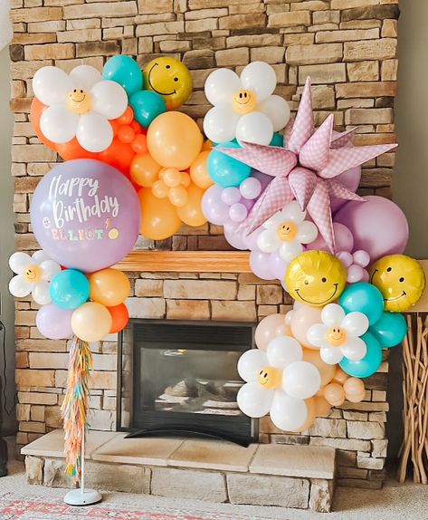 Happy 12th birthday, Elliot! 🌼🪩🎉💜 Thank you @mrscole626 for inviting us 🎈 #groovy #happybirthday #birthdayparty #summerbirthday #twleve #bubblesandbows🎈🎀 @burstpartyco Retro Balloons, Preppy Birthday, Happy 12th Birthday, Summer Birthday, 12th Birthday, Ohio, Balloons, Happy Birthday, Bubbles