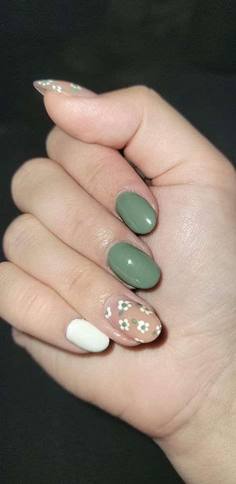 Agave Nails, Soft Green Nails Design, Tan And Green Nails, Sage Green Floral Nails, Navy And Green Nails, Structured Gel Manicure Short, Bridesmaid Nails Green, Green Bridal Nails, Green And Tan Nails