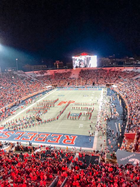 University Of Mississippi Aesthetic, Oxford Mississippi Aesthetic, Ole Miss Wallpaper, Ole Miss Aesthetic, Ole Miss Girls, Ole Miss Campus, Campus Aesthetic, Ole Miss Football, Oxford Mississippi