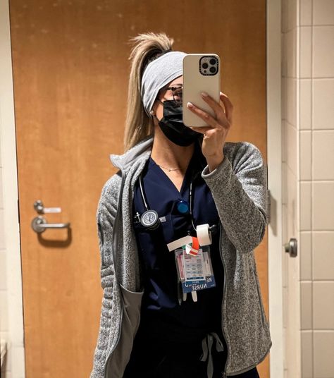 Fit Nurse Aesthetic, Scrub Aesthetic Nurse, Trendy Nurse Scrubs, Er Nurse Hairstyles, New Grad Nurse Aesthetic, Medical Assistant Outfit Scrubs, Night Shift Nurse Aesthetic, Scrubs With Vest, Lab Tech Outfit