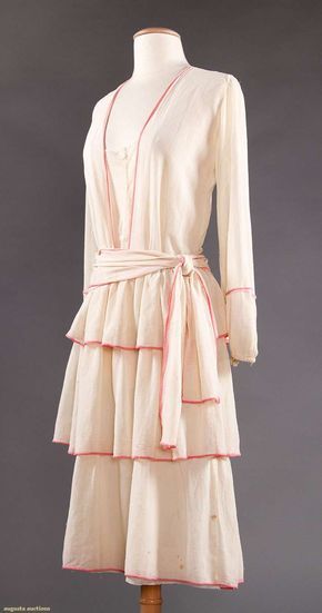 Day dress, cotton, no location available, ca. 1920 Summer Day Dresses, 1920 Fashion, 20th Century Fashion, History Fashion, 20s Fashion, 1920s Dress, Clothing And Textile, 20's Dress, 1920s Fashion