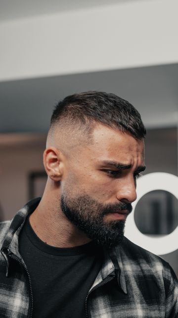 Nando Sirianni on Instagram The Chop Haircut, Shaved Head Bearded Men, Man Haircut With Beards, Bald Beard Styles, Short Men Haircut, Mens Beard Styles, Men Beard Style, Short Mens Haircut, Faded Beard