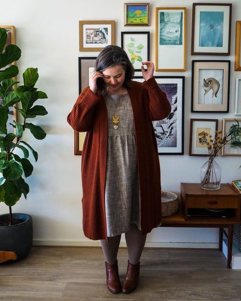 Madewell Plus Size Outfits, Plus Size Dress With Tights, Teacher Wardrobe Plus Size, Plus Size Boho Professional, Outdoorsy Style Plus Size, Boho Chic Office Outfit, Librarian Style Outfits, Autumn Curvy Outfits, Earthy Crunchy Outfits