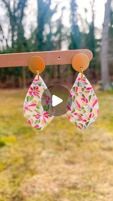 Polymer Clay Earrings Summer 2023, Polymer Clay Stained Glass Tutorial, Polymer Clay Earrings Resin, Stained Glass Polymer Clay Earrings, Beachy Polymer Clay Earrings, Handmade Jewelry Tutorials Earrings, Neutral Polymer Clay Earrings, Polymer Clay Earrings Ideas, Spring Polymer Clay Earrings