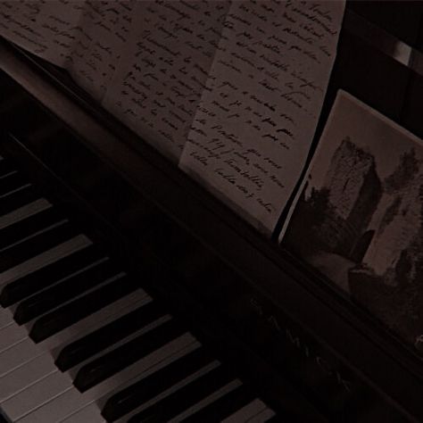 dark academia. piano. Terrence Loves You, Dark Acadamia, Black Sisters, Aesthetic Dark Academia, Noble House, Dark Academia Aesthetic, Marauders Era, The Secret History, Academia Aesthetic