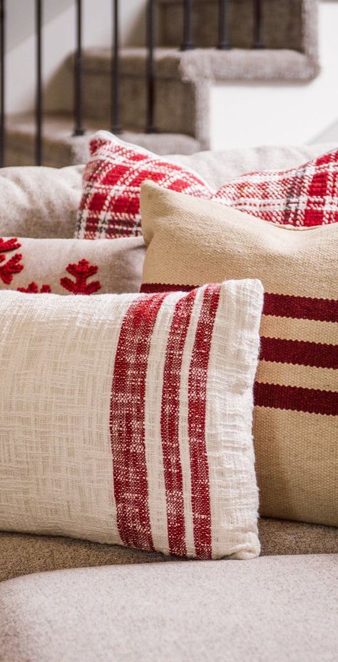 Country Christmas Ideas, Christmas Pillows Diy, Christmas Video, Holiday Throw Pillow, Farmhouse Throw Pillow, Holiday Throw, Christmas Throws, Christmas Jars, Hello Lovely