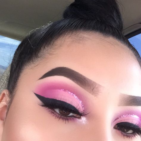 ひ pinterest : prvncesss ひ Pink Eyeshadow Looks, Rosa Make-up, Pink Eye Makeup Looks, Maquillage Yeux Cut Crease, Makeup Cantik, Pink Eyeshadow Look, Black Eye Makeup, Cute Eyeshadow, Make Up Designs