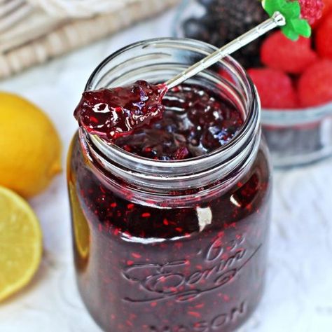 Tutti Frutti Jam Raspberry Jam No Pectin, Blackberry Chutney, Easy Raspberry Jam, Jam With Pectin, Things In Jars, Blueberry Rhubarb, Jam Strawberry, Blackberry Recipes, Breakfast Recipe Ideas