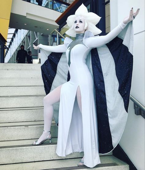 White Diamond Cosplay, White Diamond Steven Universe, Light Costume, Steven Universe Cosplay, Steven Universe Diamond, Universe Art, One Year Ago, Bellows, Cosplay Ideas