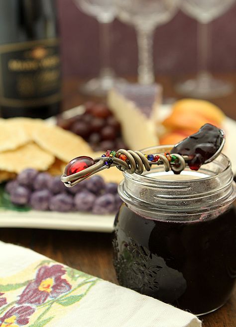 Pinot Noir Red Wine Jelly Red Wine Jelly, Wine Jelly Recipe, Boozy Food, Wine Jam, Beer Jelly, Spanish Red Wine, Red Wine Recipe, Wine Jelly, Marmalade Recipe