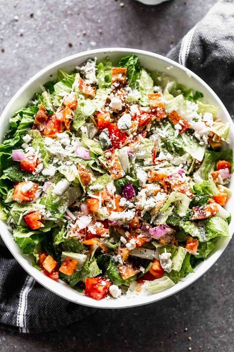 Tuscan Salad Recipes, Tuscan Dishes, Dream Salad, Tuscan Salad, Awesome Salads, Chopped Salad Recipe, Summer Grill, Salad Dressing Recipe, Skinnytaste Recipes