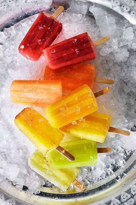 Ice Pops Aesthetic, Salad Pictures, Aesthetic Salad, Aesthetic Chicken, Salad Meals, Bowl Aesthetic, Salad Aesthetic, Fresh Fruit Smoothies, Creative Aesthetic