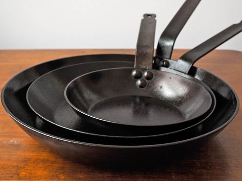 What You Need to Know About Carbon Steel Pans Best Electric Skillet, Cooking Torch, Carbon Steel Pan, Cast Iron Pans, Electric Skillet, Kitchen Tricks, Skillet Cooking, Kitchen Gear, Frying Pans