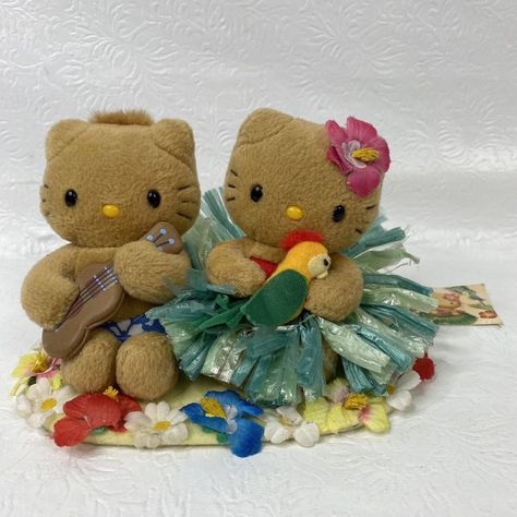 #plush #plushies #hawaii #hawaiian #cute #kawaii #hellokitty #deardaniel #sanrio #pinterest Dear Daniel Plush, Hello Kitty And Daniel, Kitty And Daniel, After Christmas Decorating Ideas, Sanrio Summer, Hello Kitty And Dear Daniel, Hello Kitty Boy, Christmas Hello Kitty, Dear Daniel