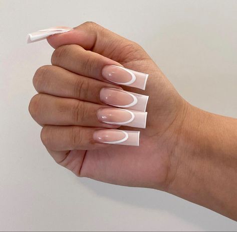 French Tip Outline, Ombre French Tip, Ombre French Nails, Brown Acrylic Nails, French Tip Nail Designs, White Acrylic Nails, Girly Acrylic Nails, Vibrant Nails, Dope Nail Designs