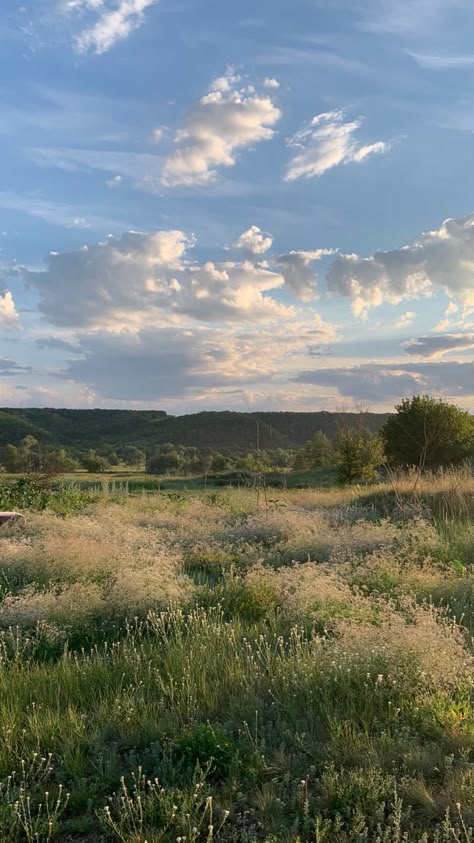 Cottage Aesthetic, Pretty Landscapes, Pretty Sky, Alam Yang Indah, Nature Aesthetic, Pretty Places, Sky Aesthetic, Green Aesthetic, Scenery Wallpaper