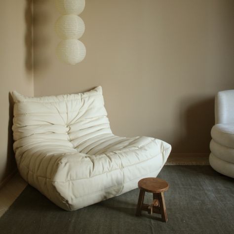 White Togo Sofa, Togo Sofa Aesthetic, Togo Chair Living Room, Meditation Furniture, Togo Couch, Fashion Grails, Togo Chair, Dorm Chair, Room Setup Ideas