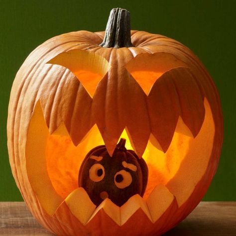 60 Pumpkin Carving Ideas - Creative Jack o' Lantern Designs Funny Pumpkin Carvings, Unique Pumpkin Carving Ideas, Cute Pumpkin Carving, Halloween Pumpkin Carving Stencils, Pumkin Carving, Creative Pumpkin Carving, Easy Pumpkin Carving, Amazing Pumpkin Carving, Scary Pumpkin Carving