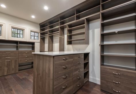 Asheville luxury homes dressing closet Closet With Peninsula, Closet Peninsula, Makeup Closet Room, Luxury Pantry, New Build House Ideas, Build House Ideas, Dressing Closet, Makeup Closet, Master Closet Design