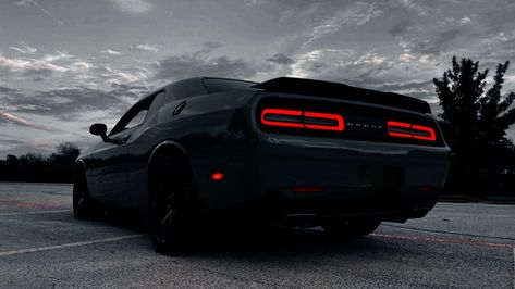 Doge Cars, Doge Car, Dodge Challenger Hellcat Black, Hellcat Black, Doge Challenger, Dodge Challenger Black, Car Aesthetics, Cars Drawing, Dodge Charger Hellcat