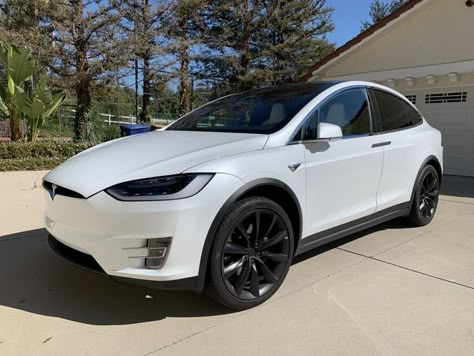 White Tesla, Tesla X, Nicola Tesla, Car Tattoo Design, Tesla Roadster, Luxurious Cars, Lux Cars, Tesla Car, Tesla Model X