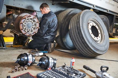 If you notice loud noises, veering, and #vibration while braking, then you have to take your car to a #semi-truck repair service for regular inspection. #semi-truck repair, #vibration while braking Truck Workshop, Gas Work, Truck Mechanic, Mobile Mechanic, Truck Repair, Auto Repair Shop, Semi Trailer, Tire Repair, Roadside Assistance